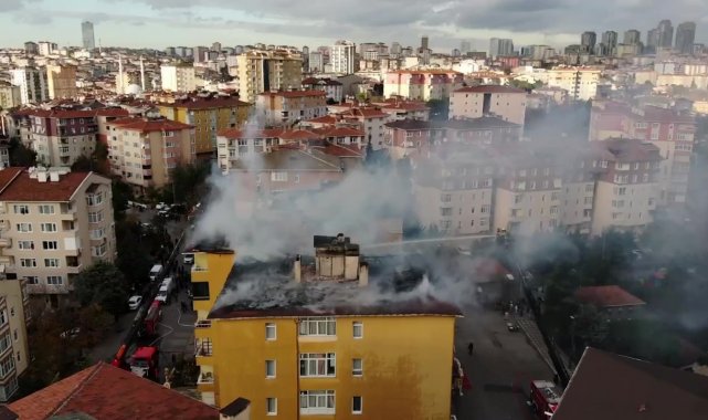 Ümraniye&#039;de 10 katlı binanın çatısı alev alev yandı