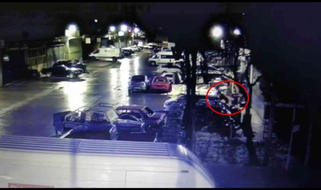 Ümraniye'de 15 bin TL'lik demir hırsızlığı kamerada