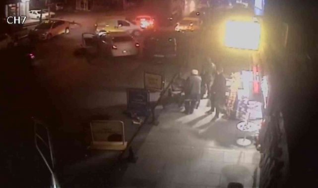 Ümraniye&#039;de geri geri kayan kamyon, arkasındaki araçları biçti