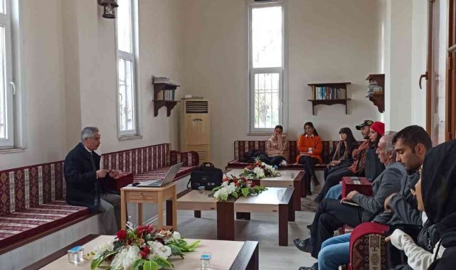 Üniversite de "Özgür Düşünce Geleneği" konulu söyleşi