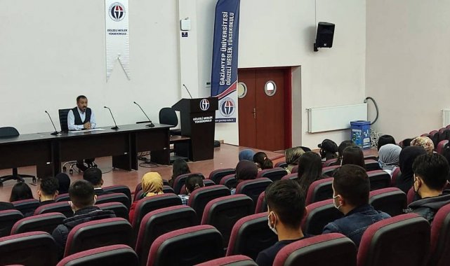 Üniversite öğrencilerine kişisel verileri korunması anlatıldı