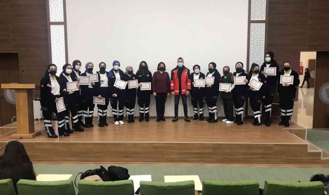 Üniversite öğrencilerine sertifikalı ilk yardım eğitimi verildi