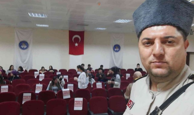 Üniversite öğrencilerine yönelik 'tarih medeniyeti' konulu söyleşi