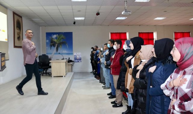 Üniversiteli gençlere &quot;Stres Yönetimi&quot; semineri