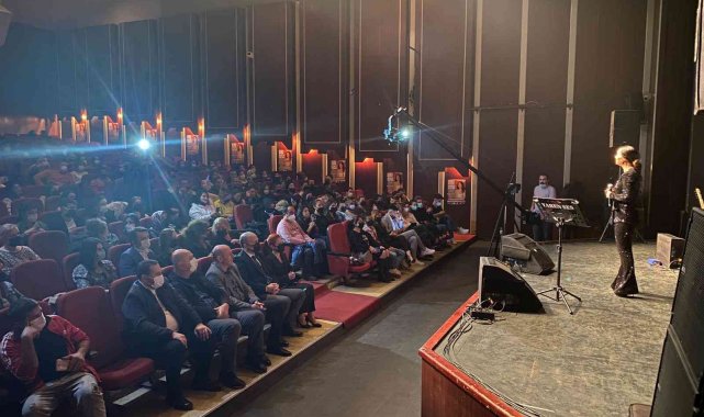 Ünlü sanatçı Aysel Yakupoğlu, Zonguldak'ta sahne aldı