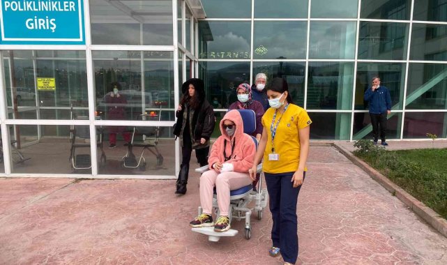 Ünlü şarkıcı taburcu oldu