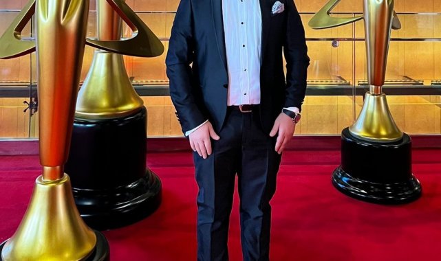 Ünlü tasarımcı Dalmış, Altın Kelebek ödül törenine katıldı