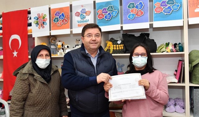 Üreten Engelliler Maltepe'de yılbaşını erken karşıladı