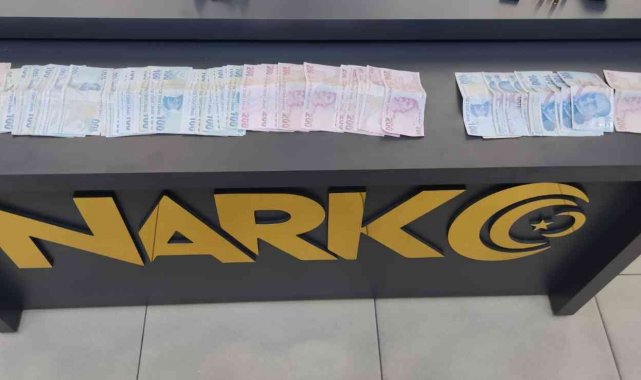 Uşak'ta 1 kilo 869 gram skunk ele geçirildi
