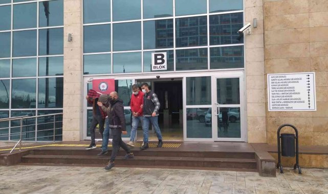 Uşak'ta 3 torbacı tutuklandı