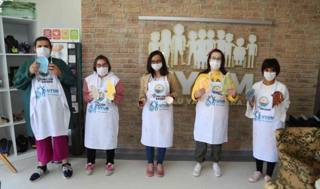 UYUM öğrencilerinin ellerinden Ankaralılara hediye