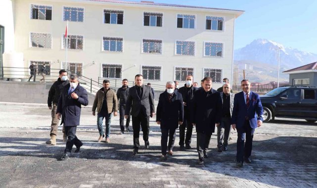 Vali Akbıyık'tan sanayi sitesi esnafına ziyaret