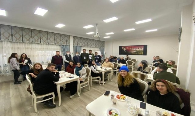 Vali Aktaş Düzceli öğrencileri ağırladı