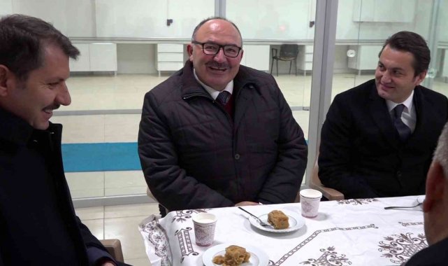 Vali Ayhan, doların helvasını yedi