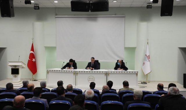 Vali Çağatay muhtarlarla bir araya geldi