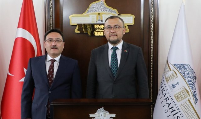 Vali Çiçek, Büyükelçi Bodnar'a kentin ekonomik potansiyeli hakkında bilgi verdi