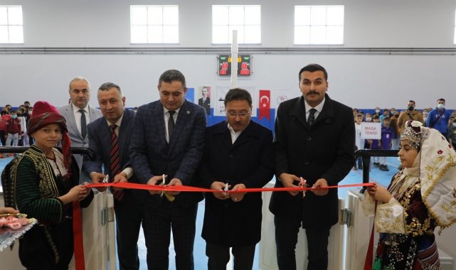 Vali Çiçek, Kadın Kültür Market'in açılışını yaptı