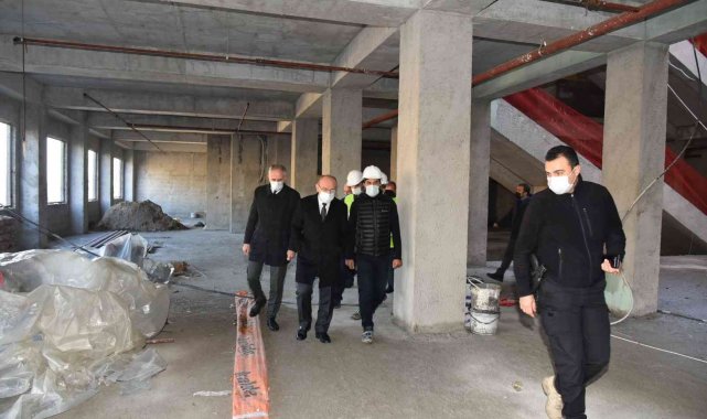 Vali Karadeniz, İnşaatı Devam Eden Okullarda İncelemelerde Bulundu