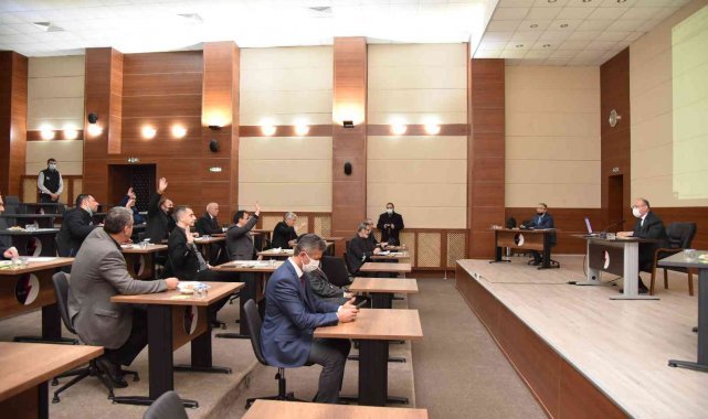 Vali Karadeniz Soma&#039;da temaslarda bulundu