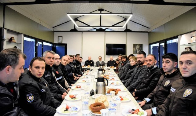 Vali Kızılkaya polis memurlarıyla kahvaltıda buluştu