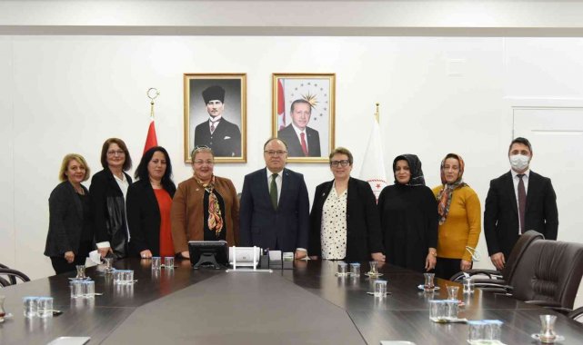 Vali Mustafa Tutulmaz, kadın muhtarları ağırladı