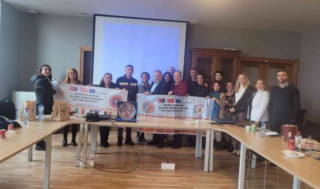 Vali Şenol Engin İlkokulu ekibi Brüksel'e gitti