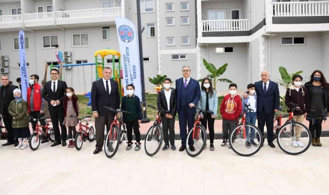 Vali Su, 'İyi Ki Varsınız' projesi kapsamında öğrencilerle buluştu