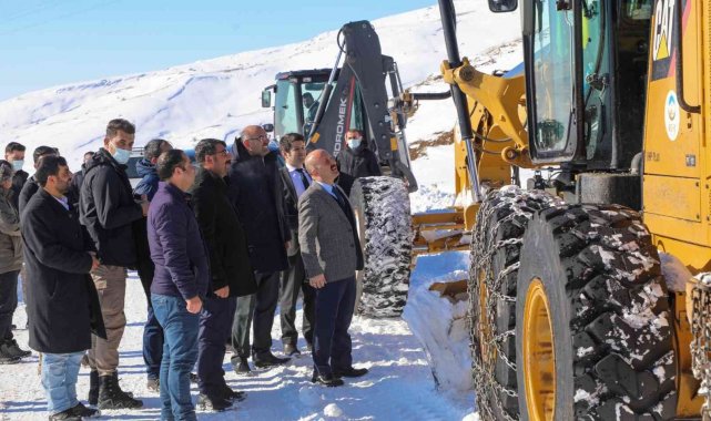 Vali Varol, karla mücadele çalışmalarını yerinde inceledi