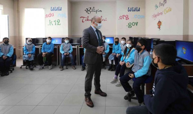 Vali Varol'dan okul ziyareti