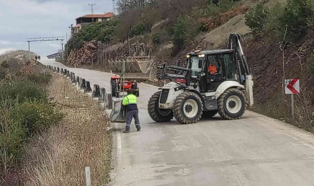 Vali vatandaşın "yola bariyer" talebine duyarsız kalmadı