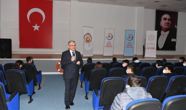 Vali Yazıcı: "12 yaş üstü gençlerimizi aşı olmaya davet ediyoruz"