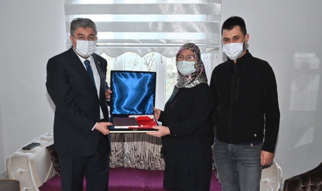 Vali Yılmaz: "Şehitlerimizin hatıralarını yaşatmak boynumuzun borcudur"