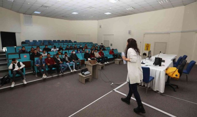 Van Büyükşehir Belediyesinden stajyer öğrencilere seminer