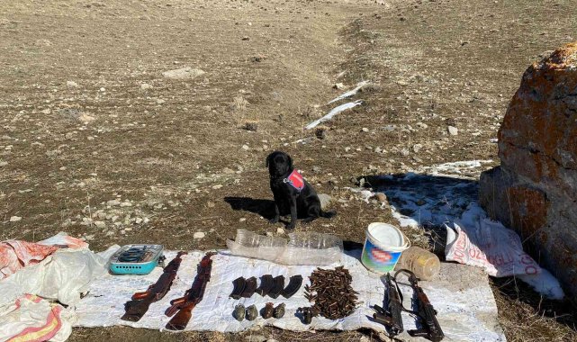 Van'da araziye gizlenmiş silah ve mühimmat ele geçirildi