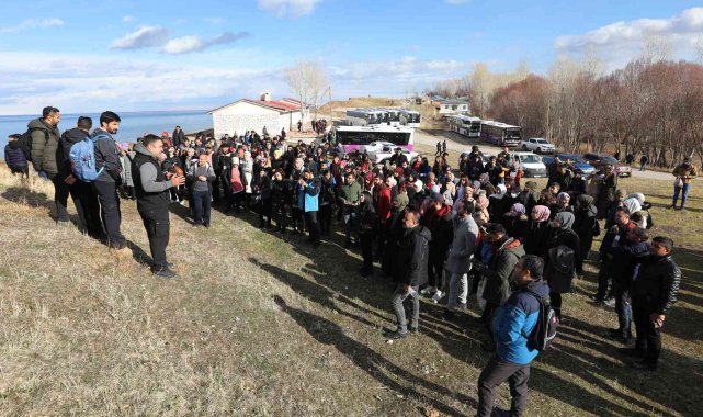 Van'da doğa yürüyüşü ve fotoğraf etkinliği