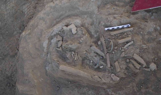 Van&#039;da ilk kez Pers İmparatorluğu&#039;na ait mezar bulundu