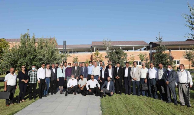 Van'da muhtarların 2 bin 940 dilekçesi çözüme kavuşturuldu