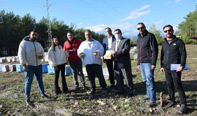 Van'daki selde 200 kovan arısı telef olan arıcının yüzü, bin 500 kilometre uzaklıkta güldü