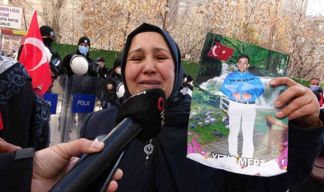 Vanlı anneler 11 aydır evlat nöbetinde