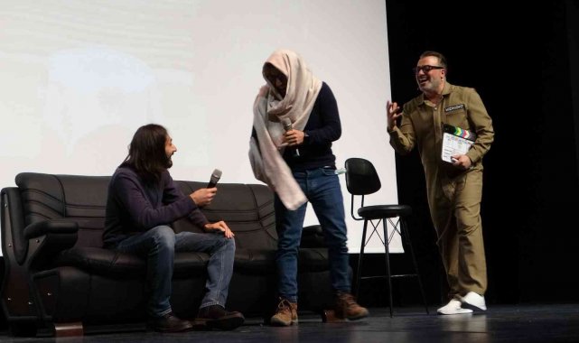 Vanlılar replikleriyle Sermiyan Midyat'ı kahkahaya boğdu