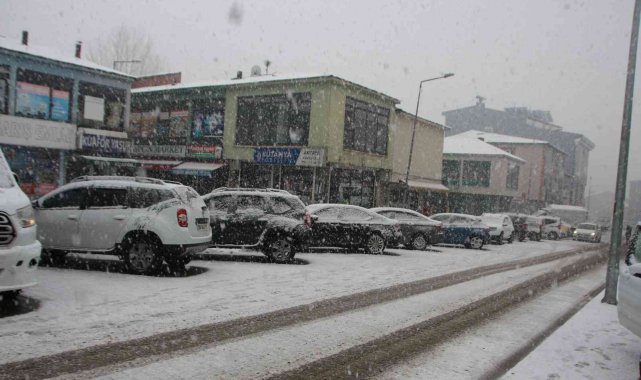 Varto&#039;da kar yağışı