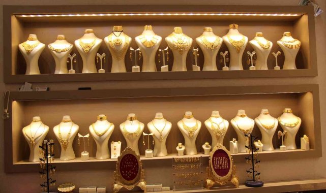 Vatandaştaki gram altının iniş ve çıkış beklentisi kuyumculuk sektöründe satışları durgunlaştırdı