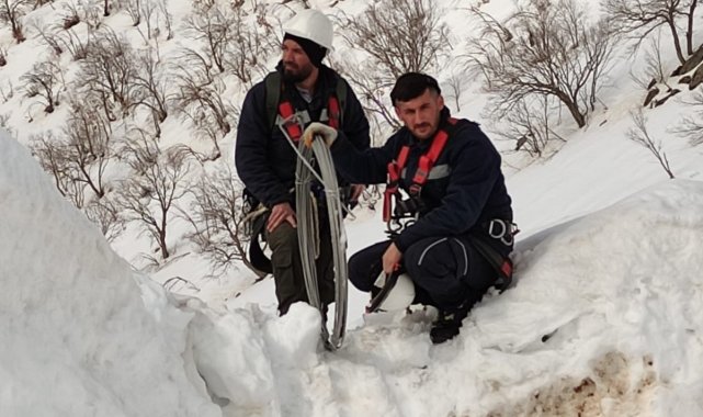 VEDAŞ ekibi zorlu kış şartlarına meydan okuyor