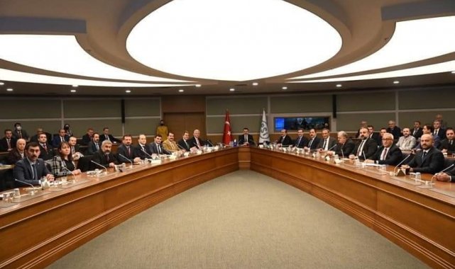 Veteriner hekimler, Tarım ve Orman Bakanı Pakdemirli ile bir araya geldi