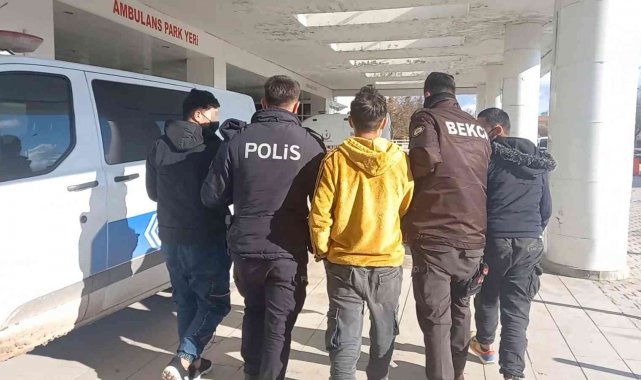 Yabancı uyruklu 3 şahıs, sahte kimlikle kilometrelerce yol kat etti: Yolculuk serüveni Kırıkkale'de son buldu
