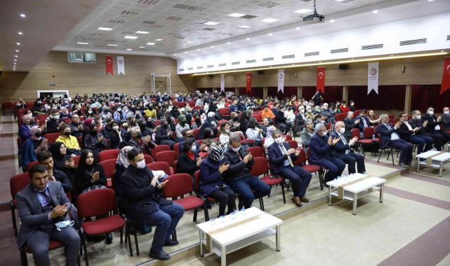 Yahya Kemal Beyatlı eserleriyle anıldı