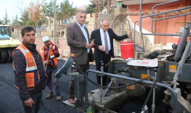 Yahyalı'da asfaltlama devam ediyor