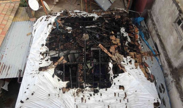 Yangında evleri küle dönen aile yardım bekliyor