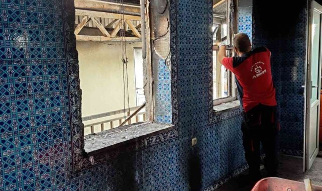 Yangında hasar gören Bahtiyar Cami'nin onarım çalışmaları başladı