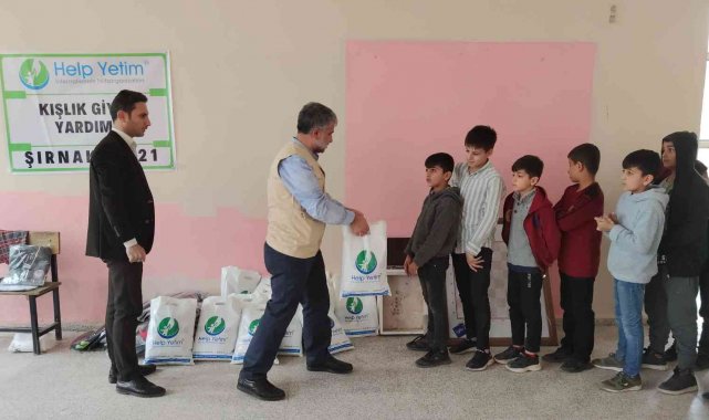 Yardım gönüllüleri Silopi'de ihtiyaç sahiplerine ulaştı